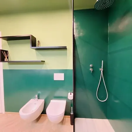 Apartment Sweet Time Venice, Luxury San Marco Frezzaria Apt! *