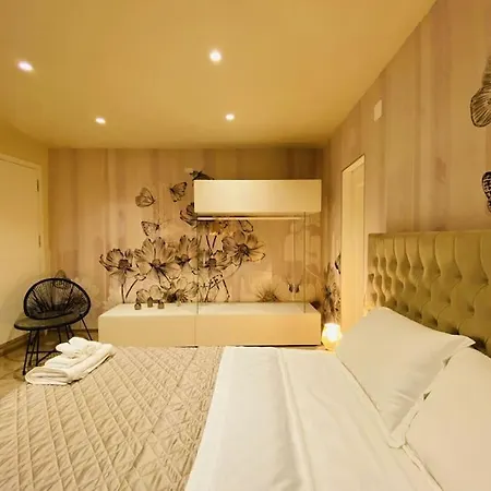 Sweet Time Venice, Luxury San Marco Frezzaria Apt! Venice