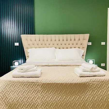 Apartment Sweet Time Venice, Luxury San Marco Frezzaria Apt! *