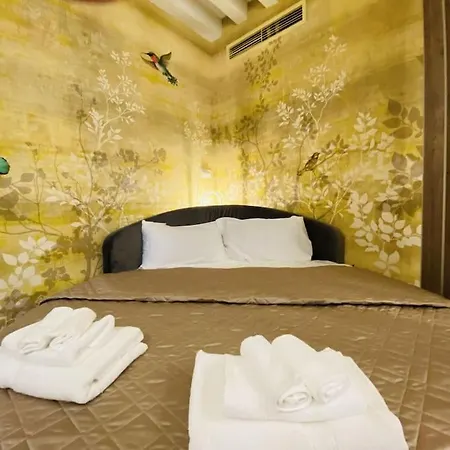 Sweet Time Venice, Luxury San Marco Frezzaria Apt! Apartment