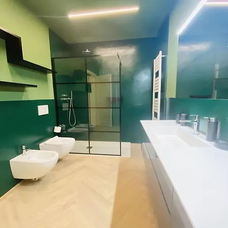 Apartment Sweet Time Venice, Luxury San Marco Frezzaria Apt! *