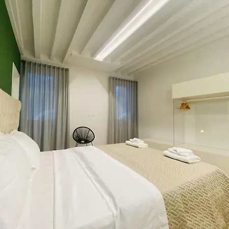 Sweet Time Venice, Luxury San Marco Frezzaria Apt! * Venice