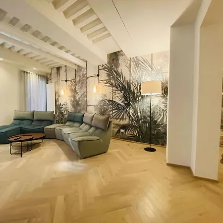 Sweet Time Venice, Luxury San Marco Frezzaria Apt! Apartment Venice