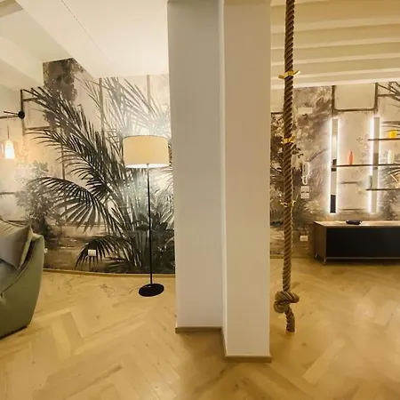 Sweet Time Venice, Luxury San Marco Frezzaria Apt! * Venice
