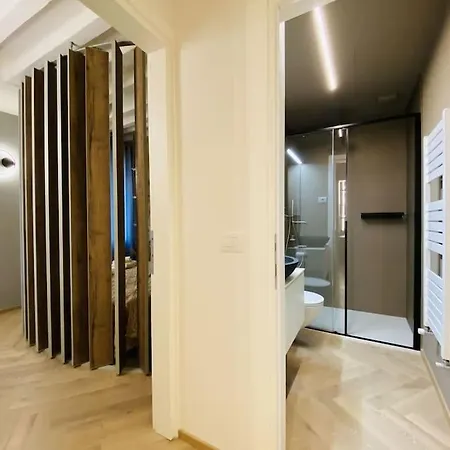 Sweet Time Venice, Luxury San Marco Frezzaria Apt! *