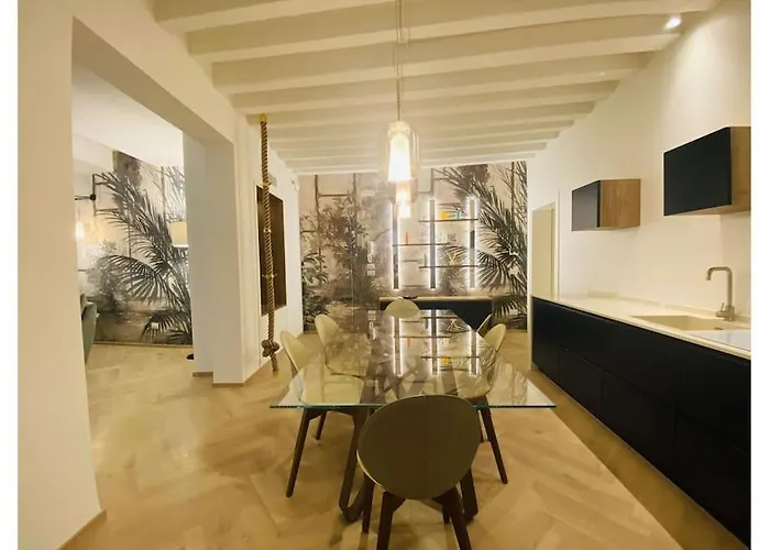 Апартаменты Sweet Time Venice, Luxury San Marco Frezzaria Apt! *