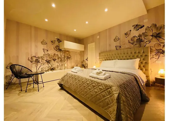 Sweet Time Venice, Luxury San Marco Frezzaria Apt! * Венеция