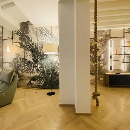 Apartamento Sweet Time Venice, Luxury San Marco Frezzaria Apt!